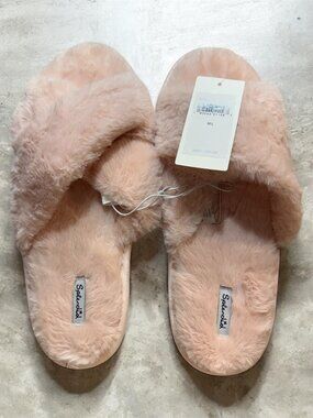 Women's Splendid Fuzzy Slippers Size M/L (Blush Pink) NWT